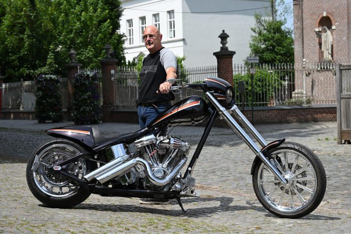 Kris bouwt Hardtail naar Softail