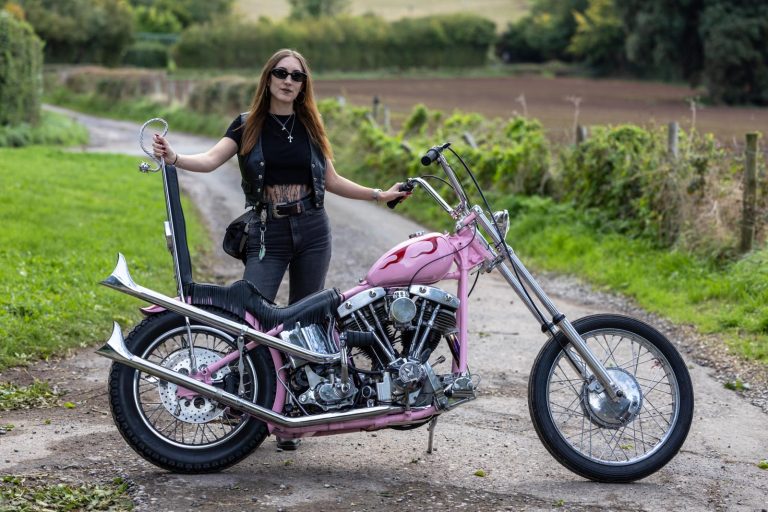 Pink & Red Shovel: Hannah’s eerste grote chopper