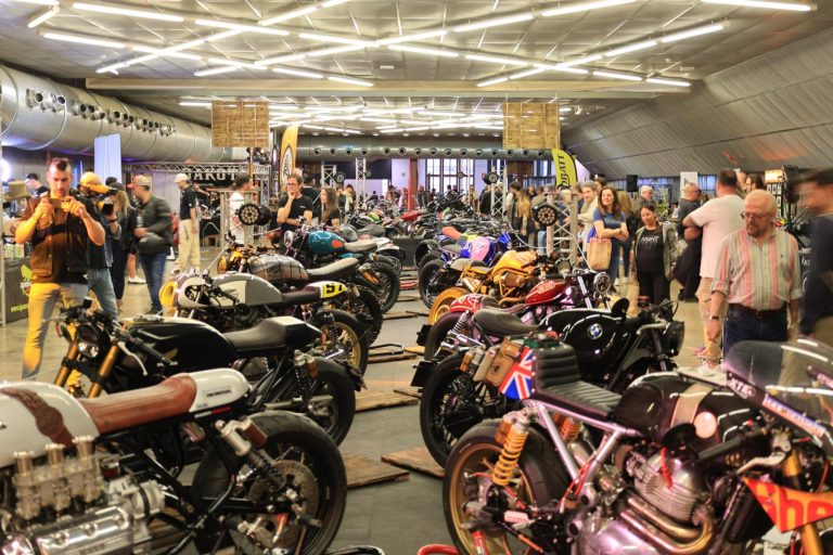 The Factory Bike Fest: customshow groeiparel in Calella, Spanje