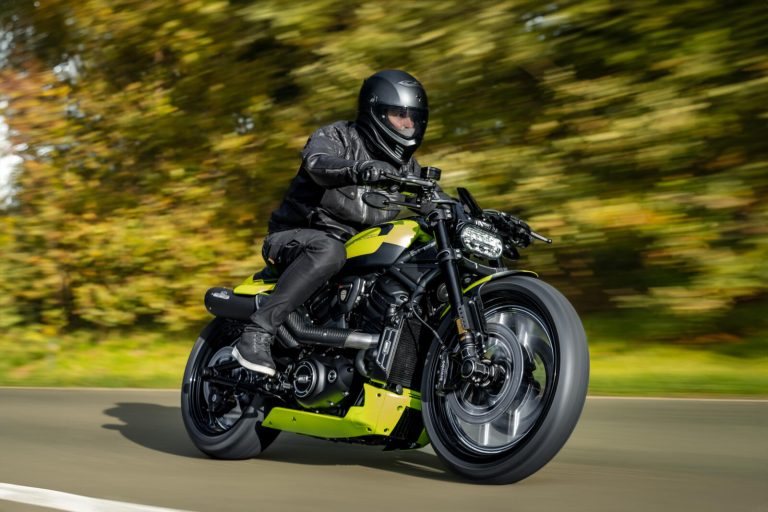 Sportster SPS-4: uitbreiding supersportieve custom lijn Thunderbike