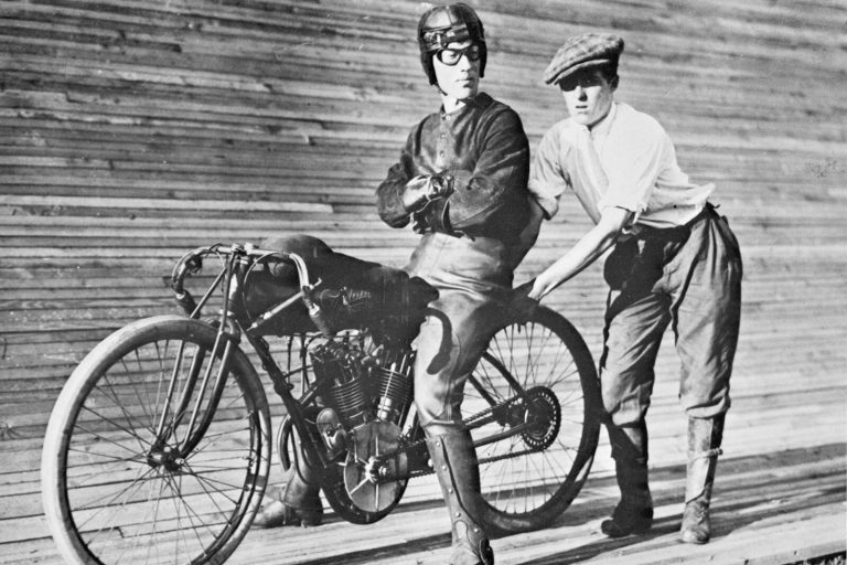 Cyclone 1000cc OHC 2-kleps boardtrack fabrieksracer uit 1914: de ultieme exoot