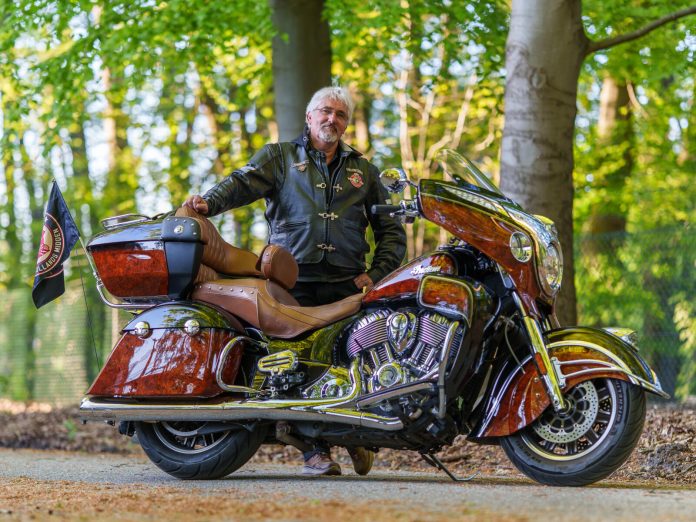 The Navajo: de Indian Roadmaster van Kees