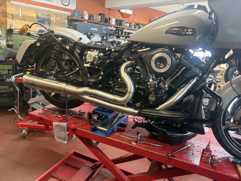 De 117 Road Glide van Ernst: Bone Stock to Better!  